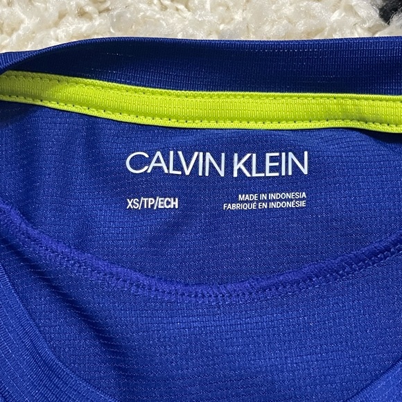 NWT Men’s X-Small Calvin Klein Solid Logo Crewneck T-Shirt In Electric Blue - Picture 6 of 11